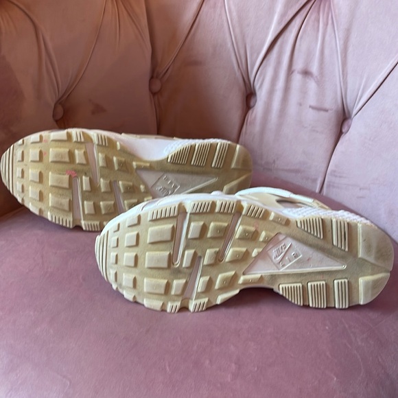 Woman’s White Nike Air White Platnum - Picture 5 of 17